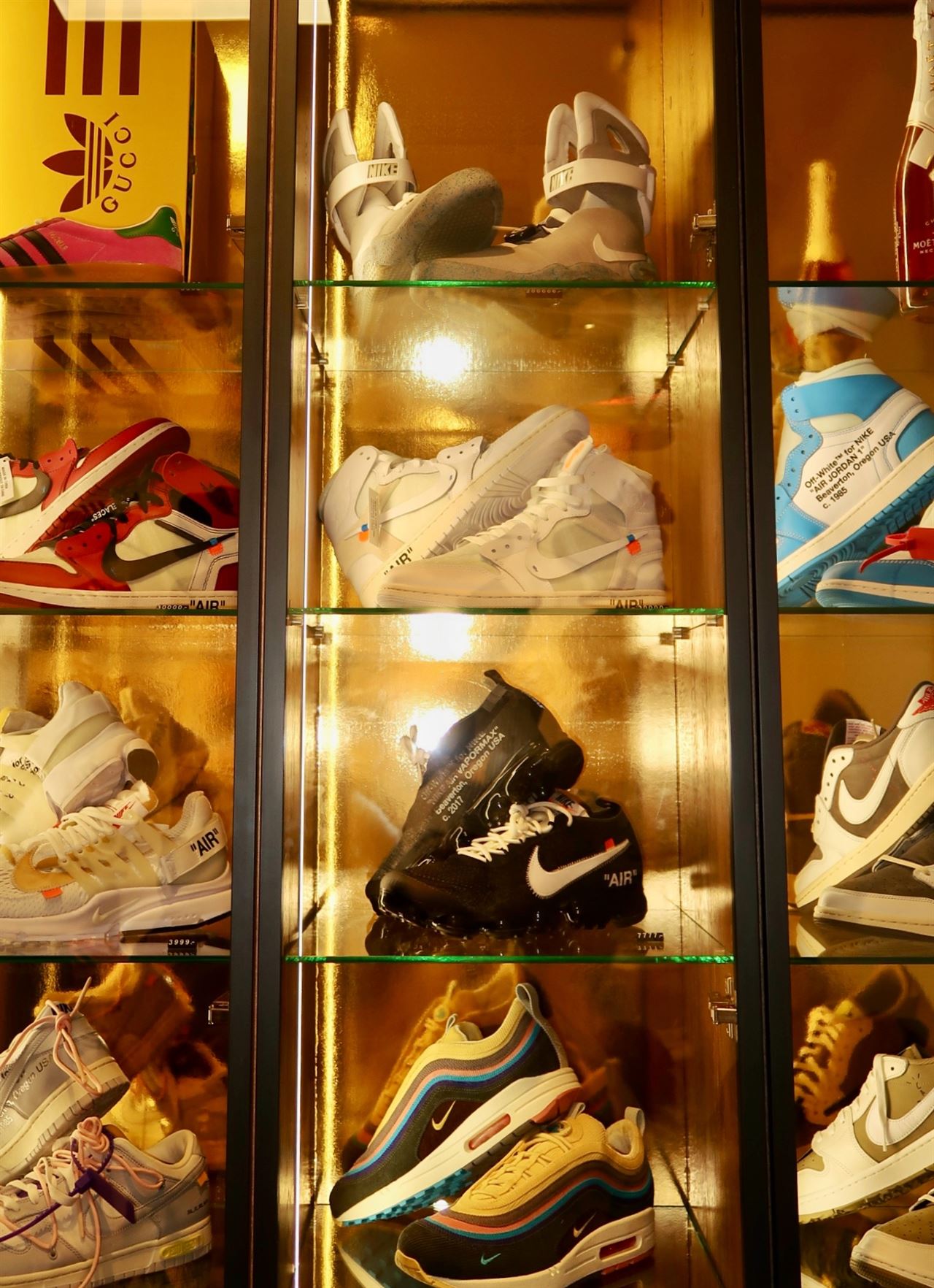 SneakersJoint